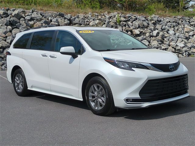 2024 Toyota Sienna XLE
