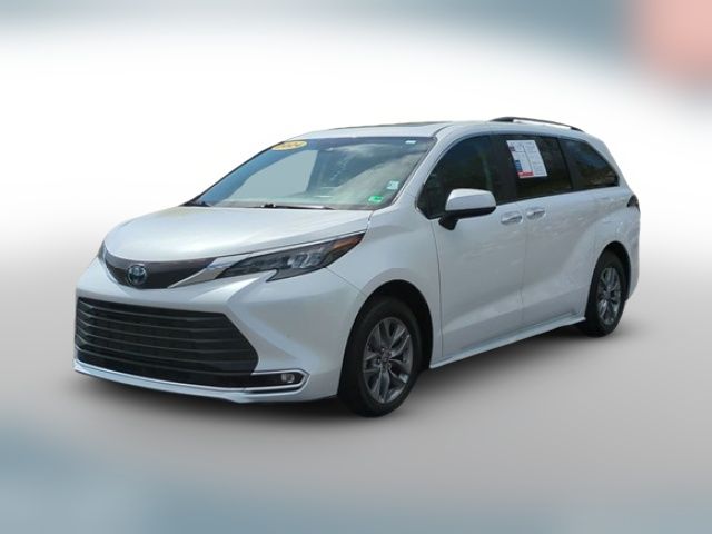 2024 Toyota Sienna XLE