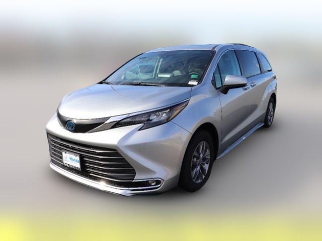 2024 Toyota Sienna XLE