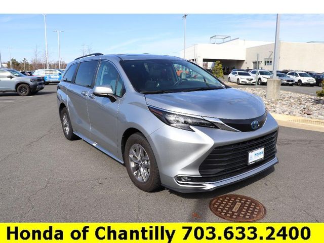 2024 Toyota Sienna XLE