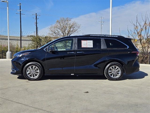 2024 Toyota Sienna XLE