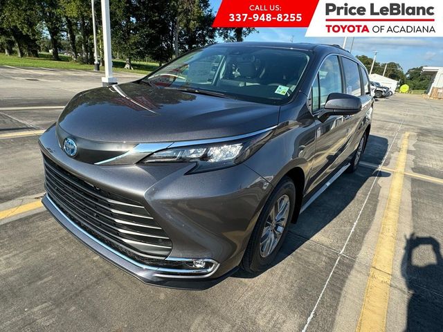 2024 Toyota Sienna XLE