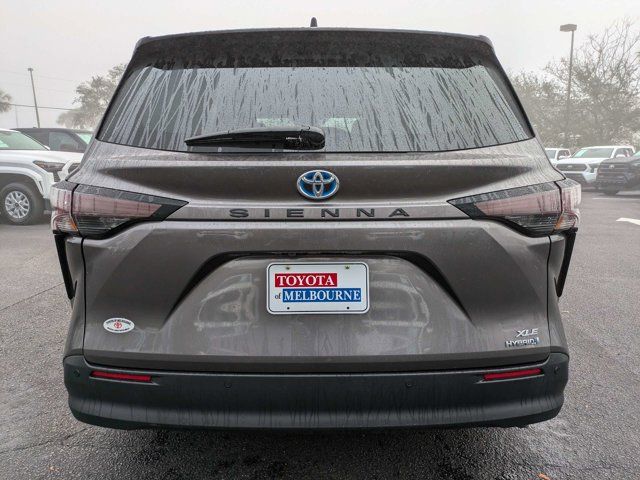 2024 Toyota Sienna XLE