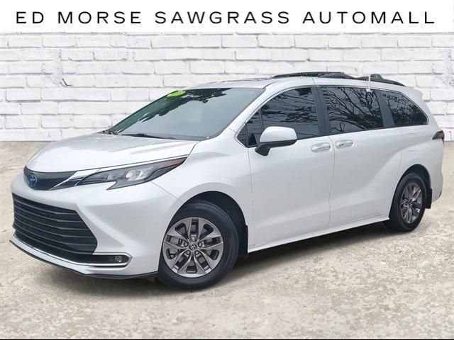 2024 Toyota Sienna XLE