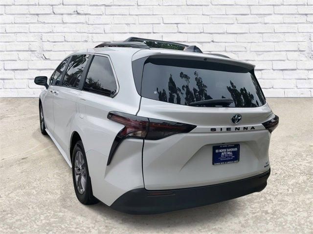 2024 Toyota Sienna XLE