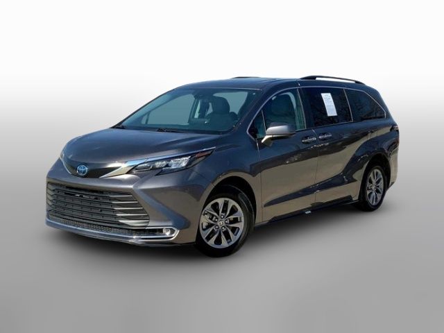 2024 Toyota Sienna XLE