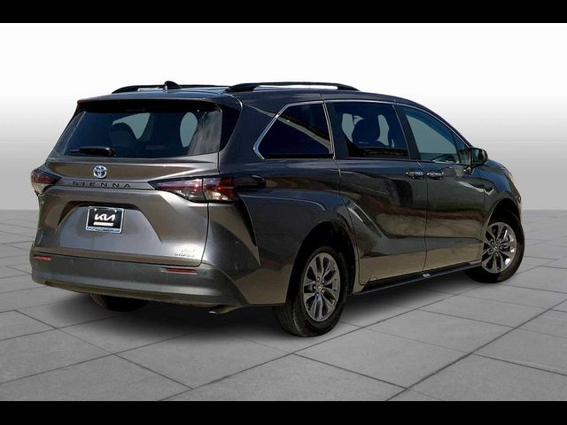 2024 Toyota Sienna XLE