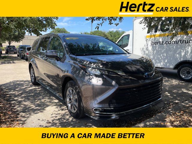 2024 Toyota Sienna XLE