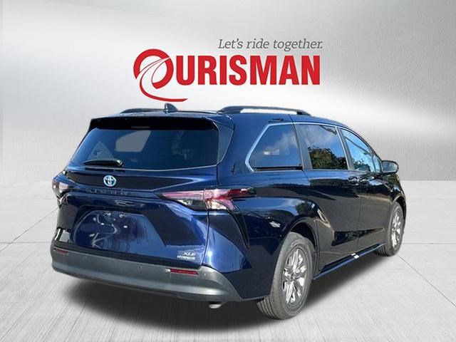 2024 Toyota Sienna XLE