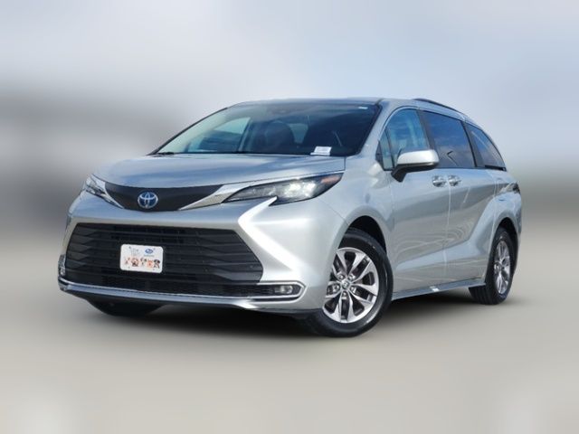 2024 Toyota Sienna XLE