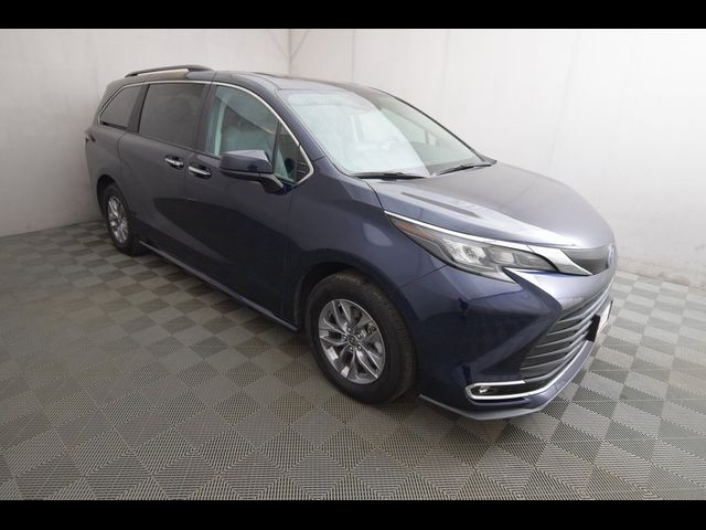 2024 Toyota Sienna XLE