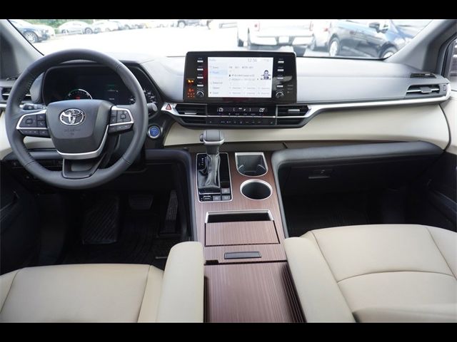 2024 Toyota Sienna XLE