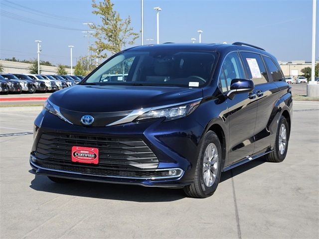 2024 Toyota Sienna XLE