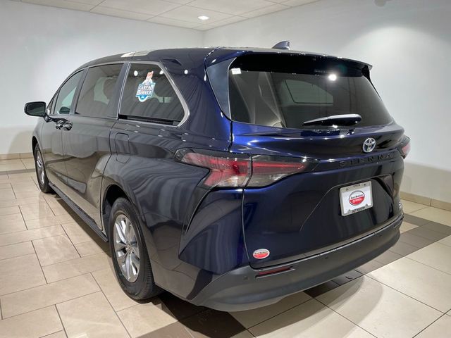 2024 Toyota Sienna XLE