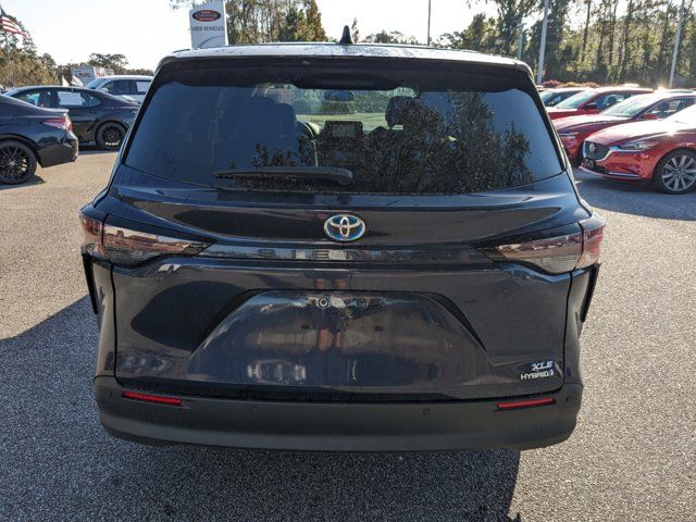 2024 Toyota Sienna XLE