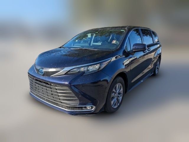 2024 Toyota Sienna XLE