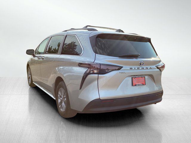 2024 Toyota Sienna XLE