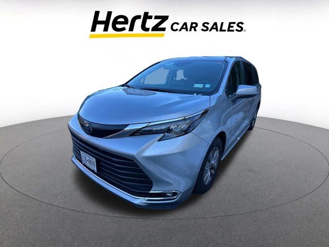 2024 Toyota Sienna XLE