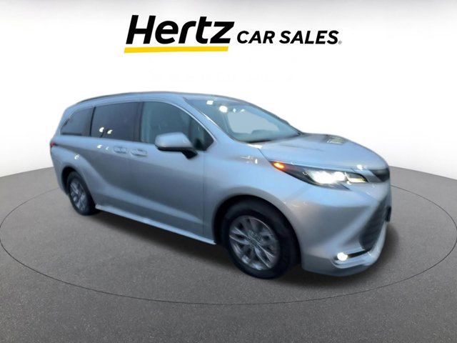 2024 Toyota Sienna XLE