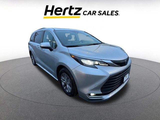 2024 Toyota Sienna XLE