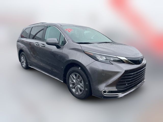 2024 Toyota Sienna XLE