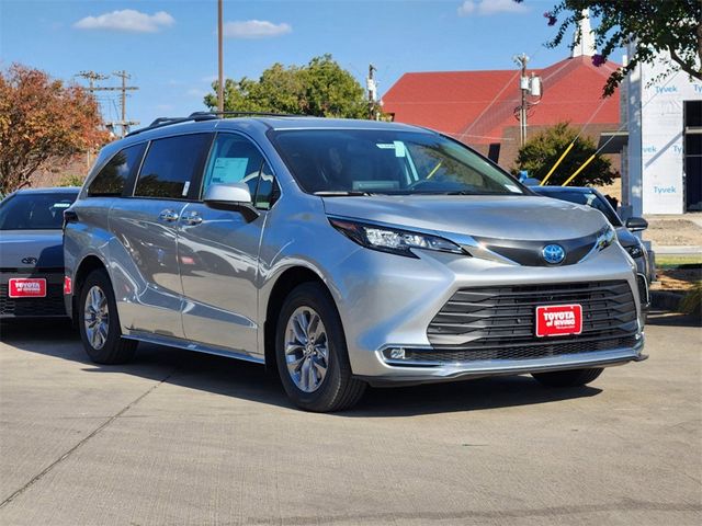 2024 Toyota Sienna XLE