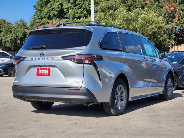 2024 Toyota Sienna XLE