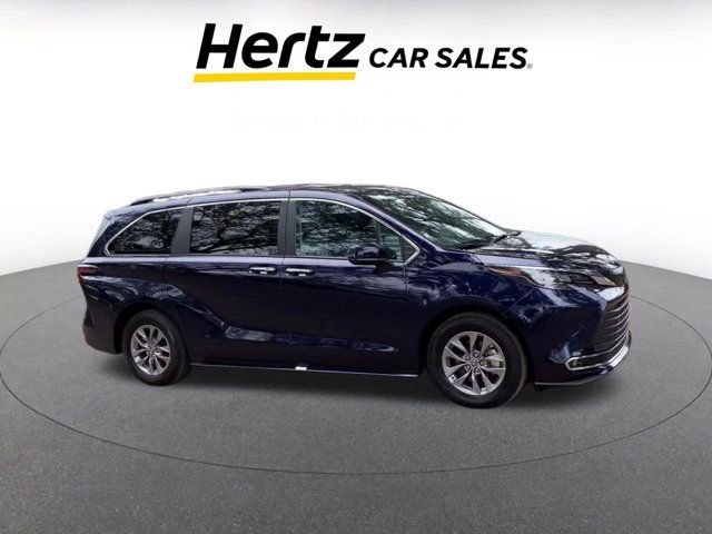 2024 Toyota Sienna XLE