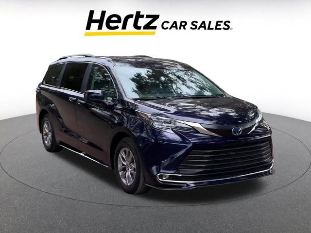 2024 Toyota Sienna XLE