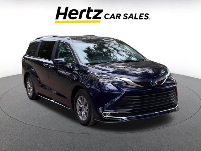 2024 Toyota Sienna XLE