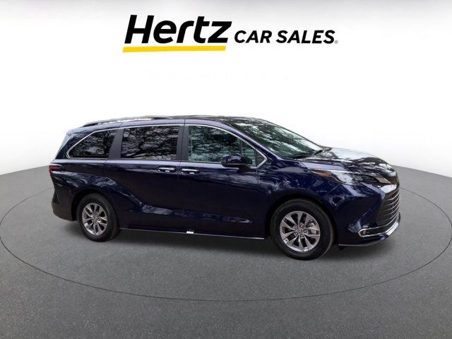 2024 Toyota Sienna XLE