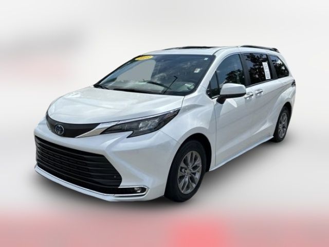 2024 Toyota Sienna XLE