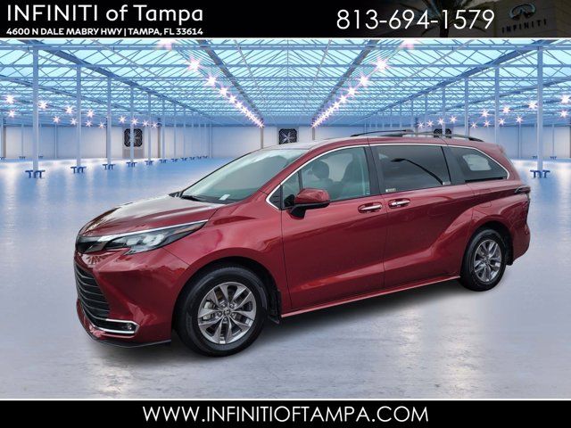 2024 Toyota Sienna XLE