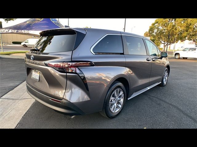 2024 Toyota Sienna XLE