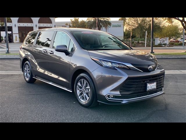 2024 Toyota Sienna XLE