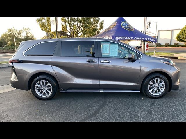 2024 Toyota Sienna XLE