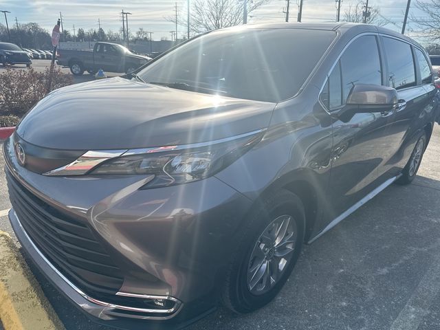 2024 Toyota Sienna XLE