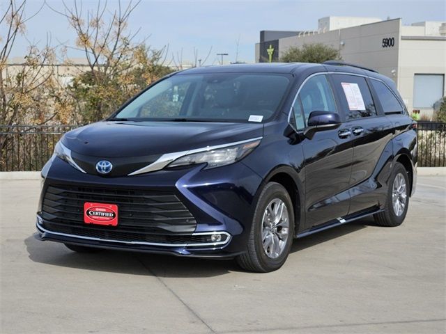 2024 Toyota Sienna XLE