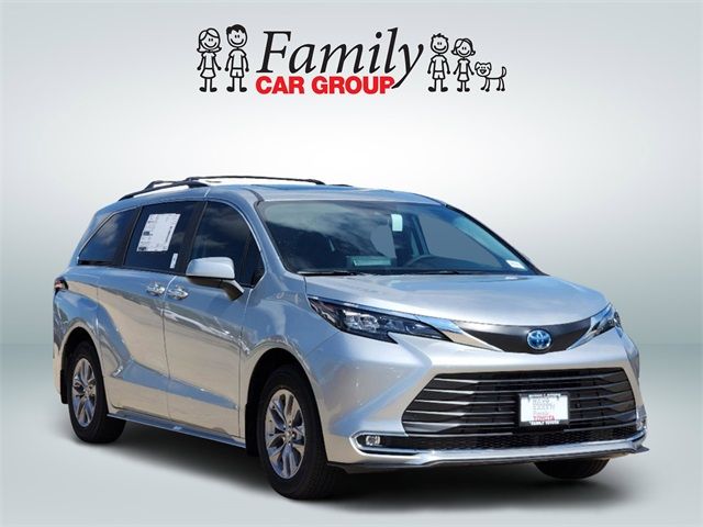 2024 Toyota Sienna XLE