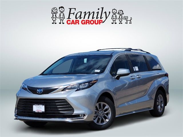 2024 Toyota Sienna XLE