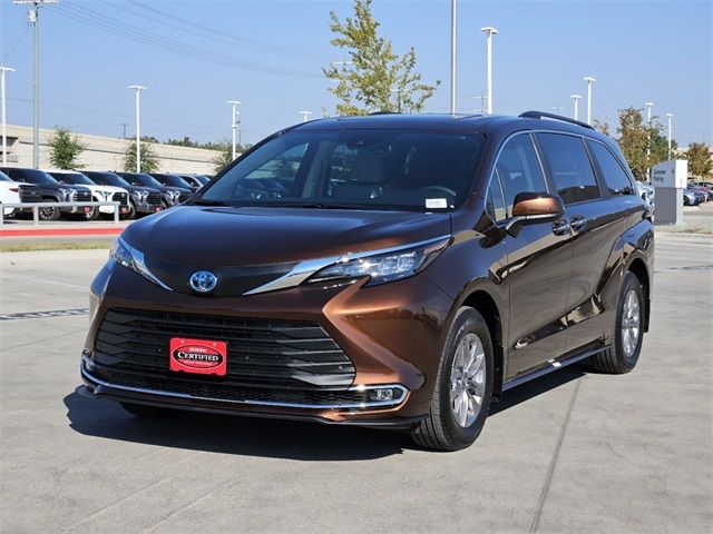 2024 Toyota Sienna XLE