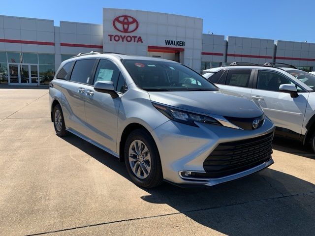 2024 Toyota Sienna XLE