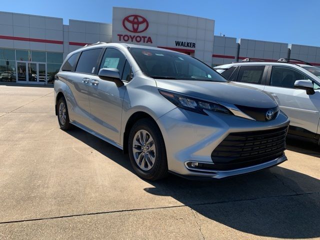 2024 Toyota Sienna XLE