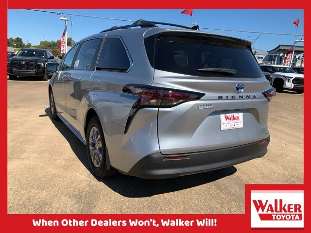 2024 Toyota Sienna XLE