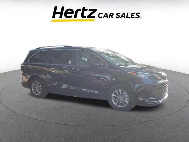 2024 Toyota Sienna XLE