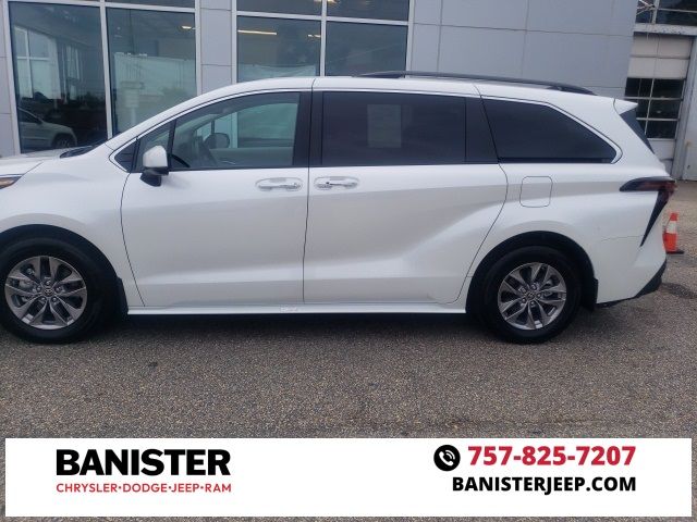 2024 Toyota Sienna XLE