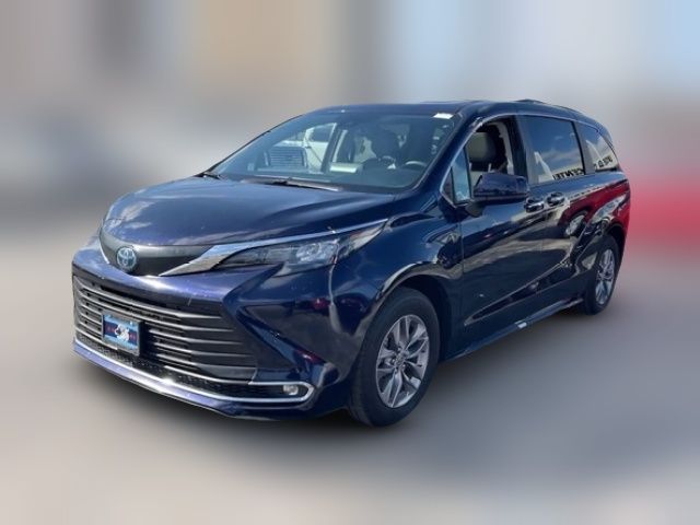 2024 Toyota Sienna XLE