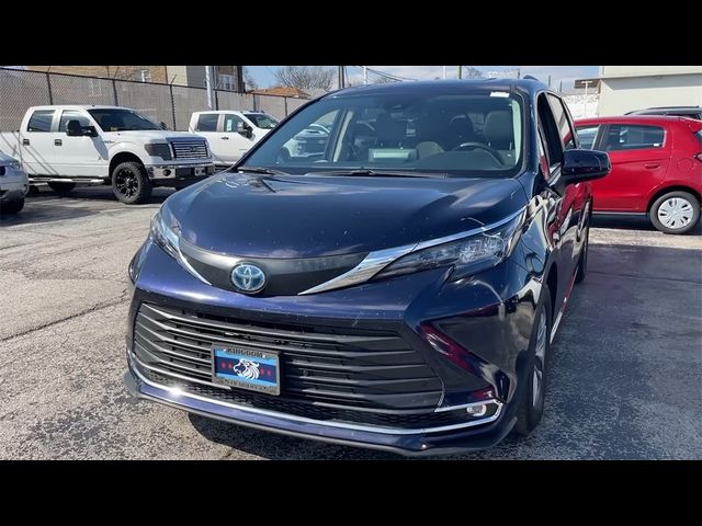 2024 Toyota Sienna XLE