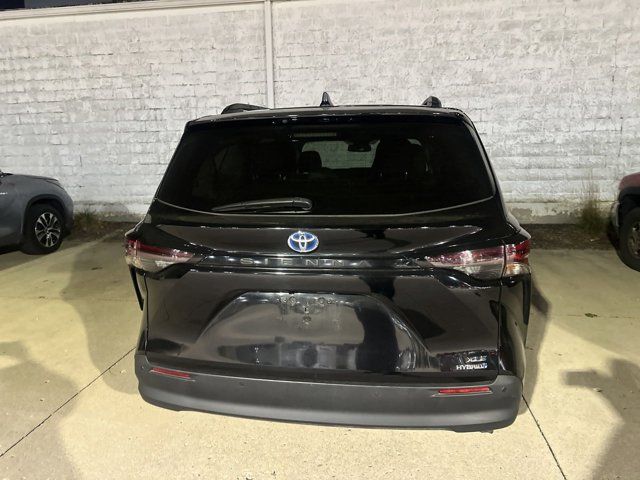 2024 Toyota Sienna XLE