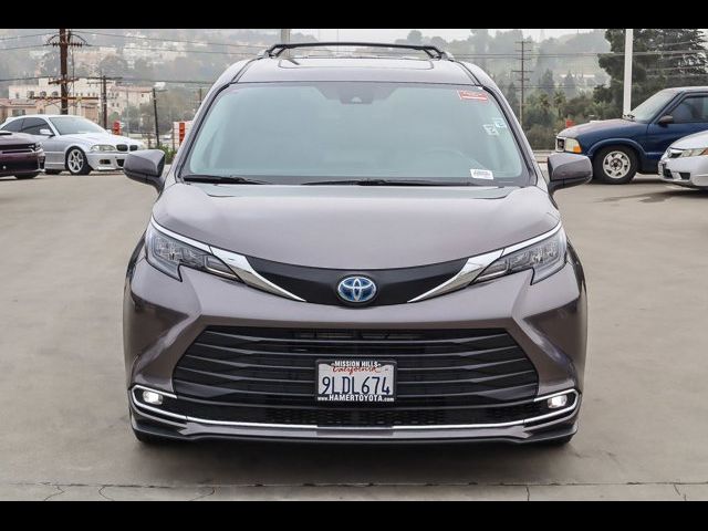 2024 Toyota Sienna XLE